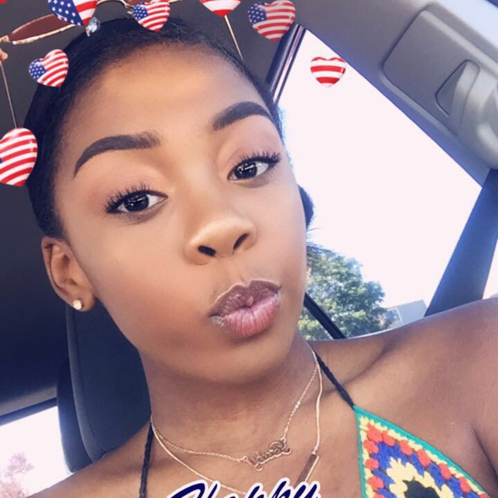 Meet your Posher, Taisha